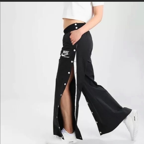 ⚡️ SOLD ⚡️ Nike Retro Women’s Tear-Away Snap Pants - Picture 2 of 2